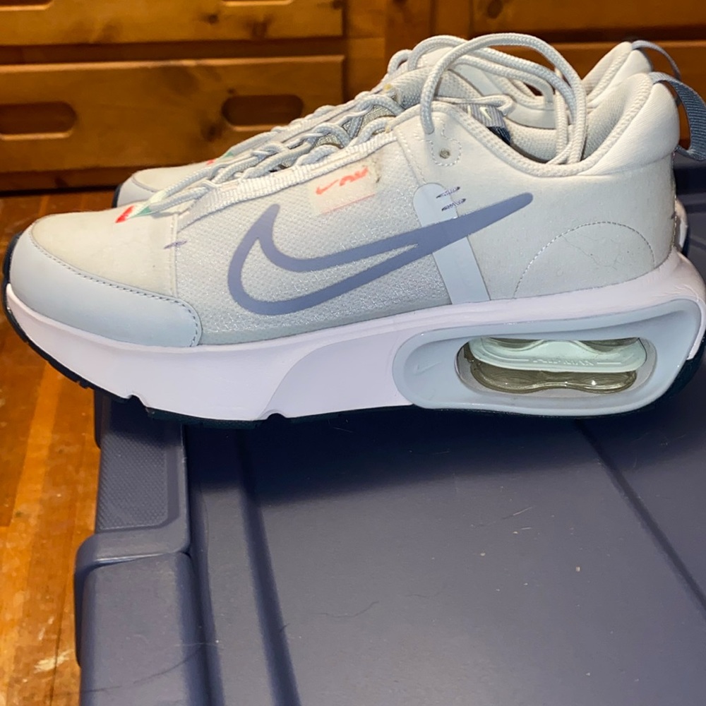 NIKE airmax